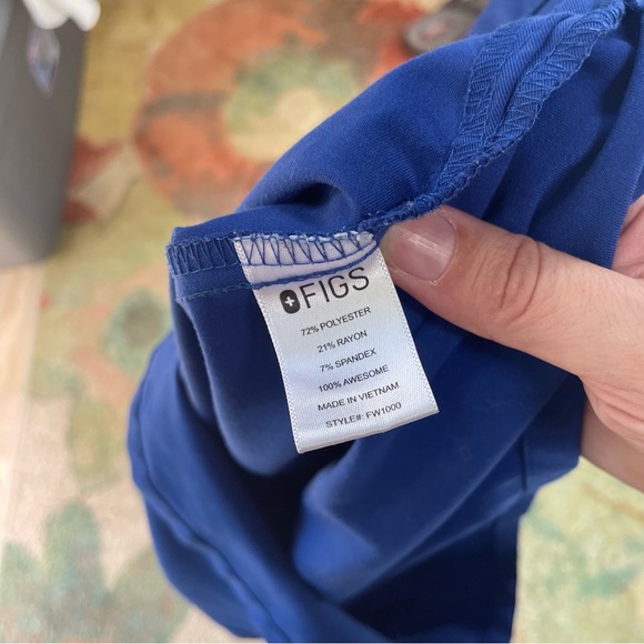 Figs Catarina One-Pocket Scrub Top - Picture 8 of 9